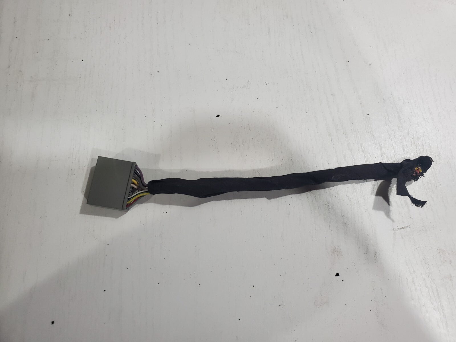 15-18 Escalade Yukon Overhead Rear DVD Player Display Wire Pigtail Harness 6L2