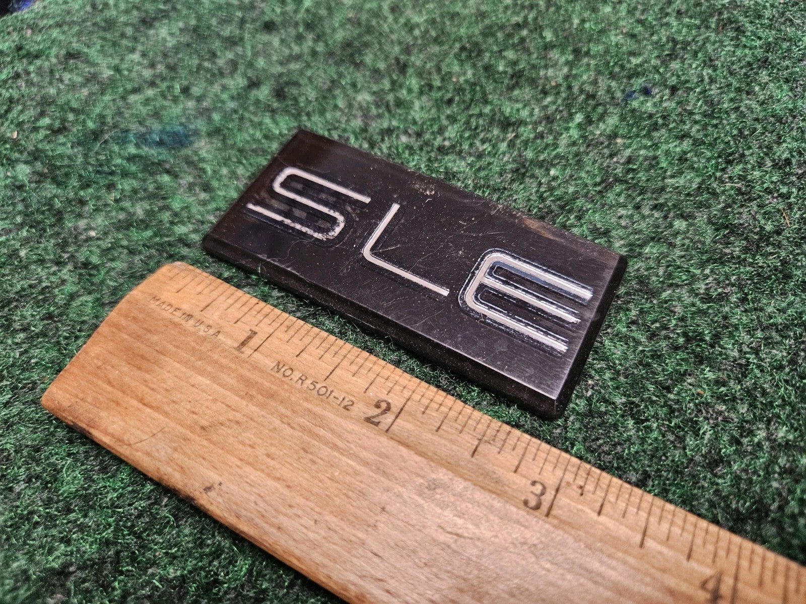 GMC SIERRA CHEVY SILVERADO TRUCK SLE EMBLEM LOGO BADGE SIGN SYMBOL USED 5M2