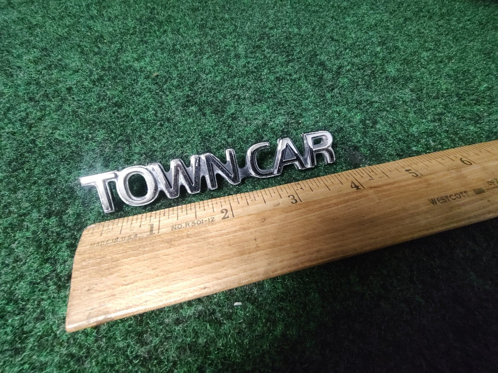 Lincoln OEM Town Car Chrome Plastic  Emblem Badge Logo Nameplate Name Plate 9L3
