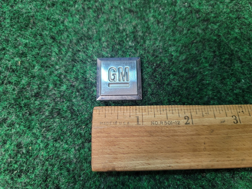 GM Logo Mark of Excellence 1" Fender Door Nameplate Emblem Badge Chrome 6S9