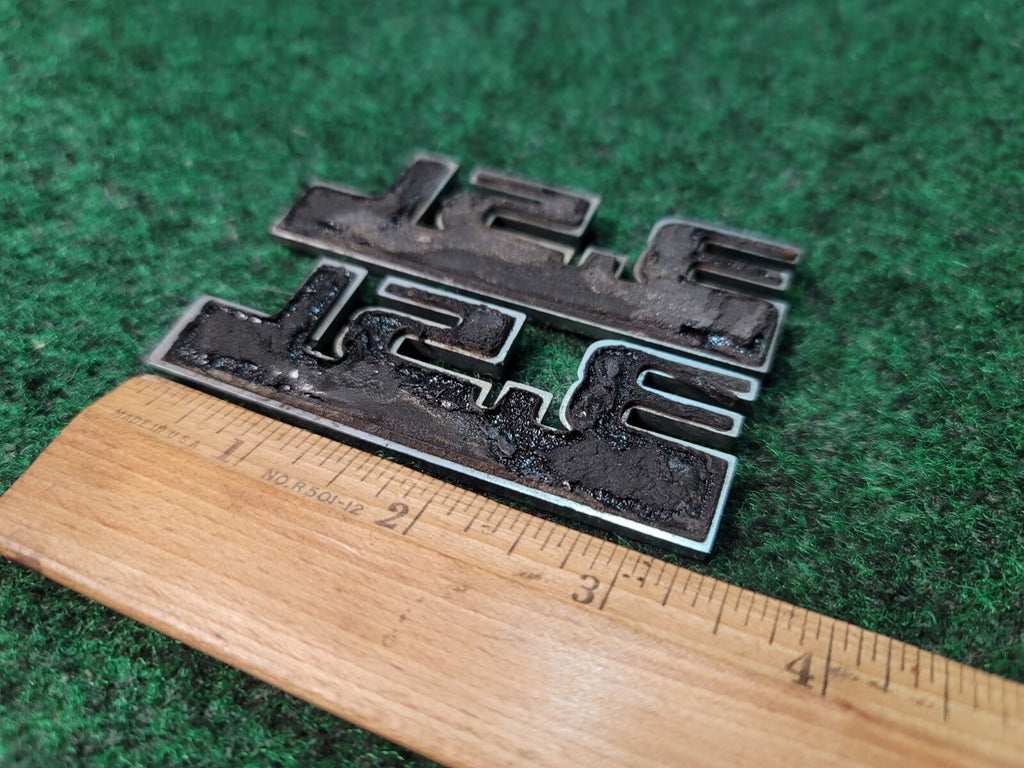 (2) Dodge Charger Magnum 3.5L HIGH OUTPUT Nameplate Emblem 04806330AA 6S9