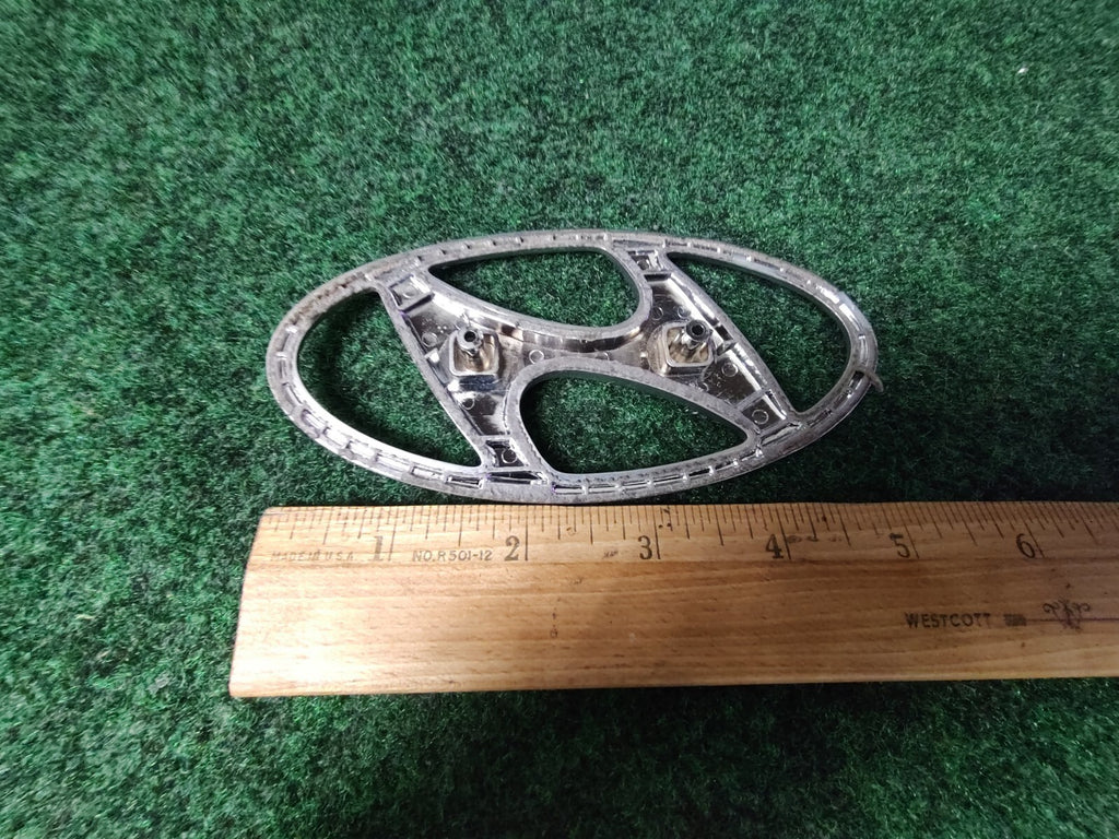 Hyundai Emblem Logo Symbol Badge Chrome OEM Nameplate Genuine Name Plate 5S8