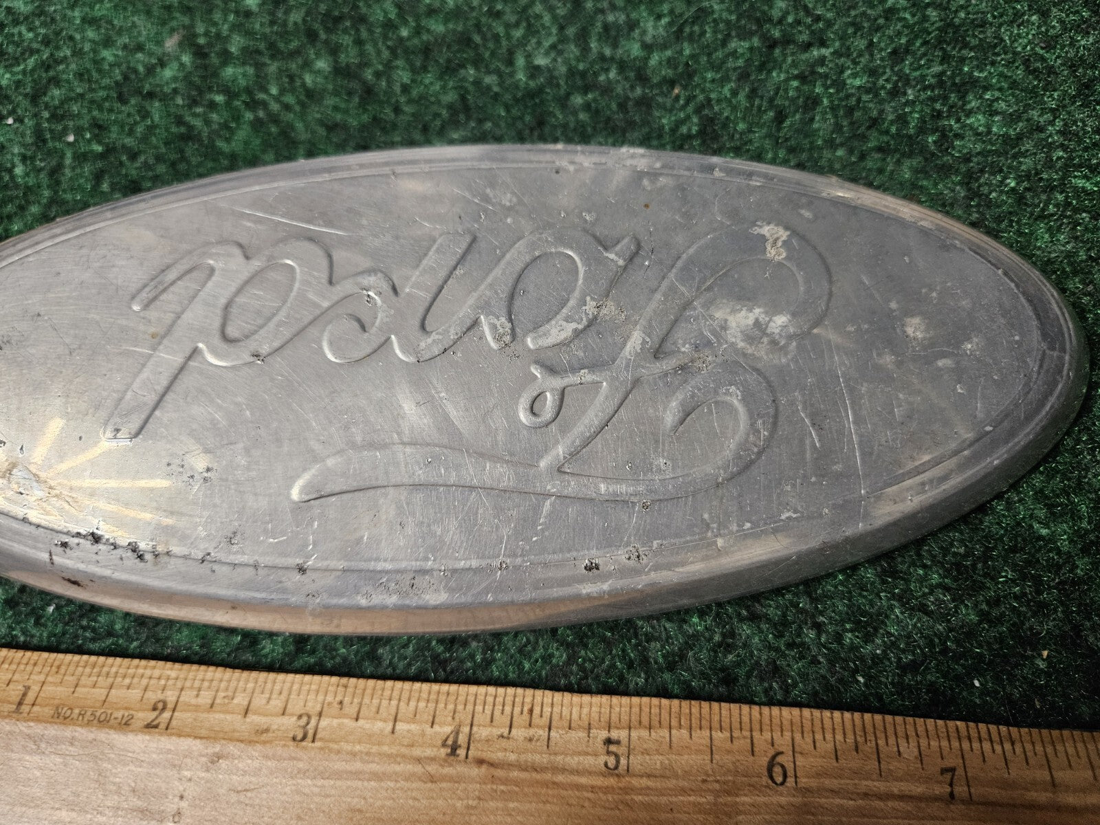 Ford Front Grille Emblem OEM 4L34-15402A16-AB 4L34-15402A16-BA Badge Faded 3M3