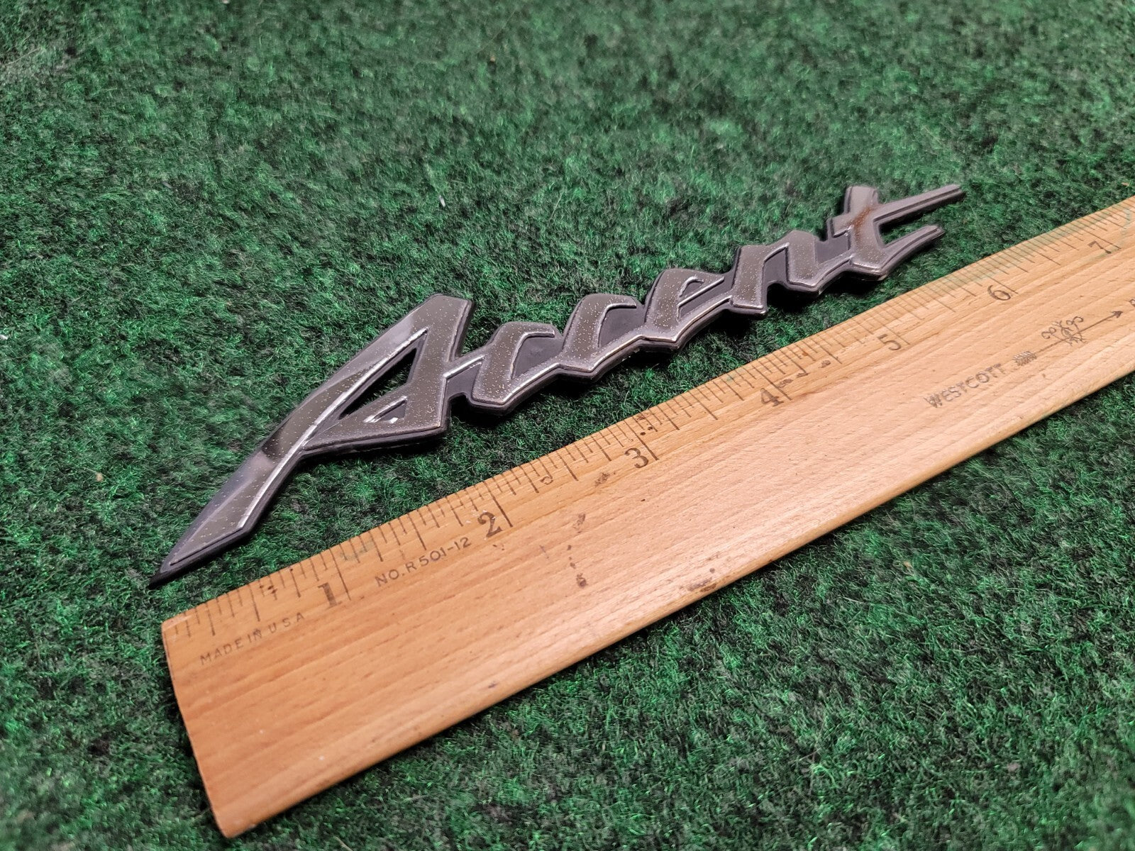 2003 2004 2005 HYUNDAI ACCENT REAR TRUNK LID EMBLEM LOGO BADGE SYMBOL OEM 2M6