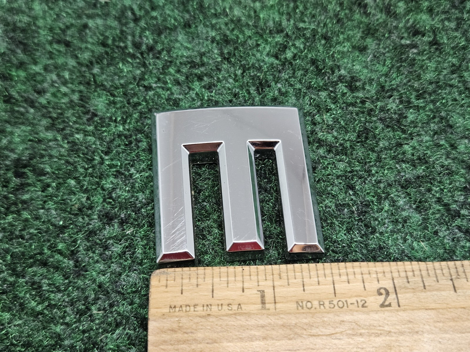 04-15 NISSAN ARMADA E REAR TRUNK TAIL GATE CHROME EMBLEM LOGO 93494-8S100 7S6
