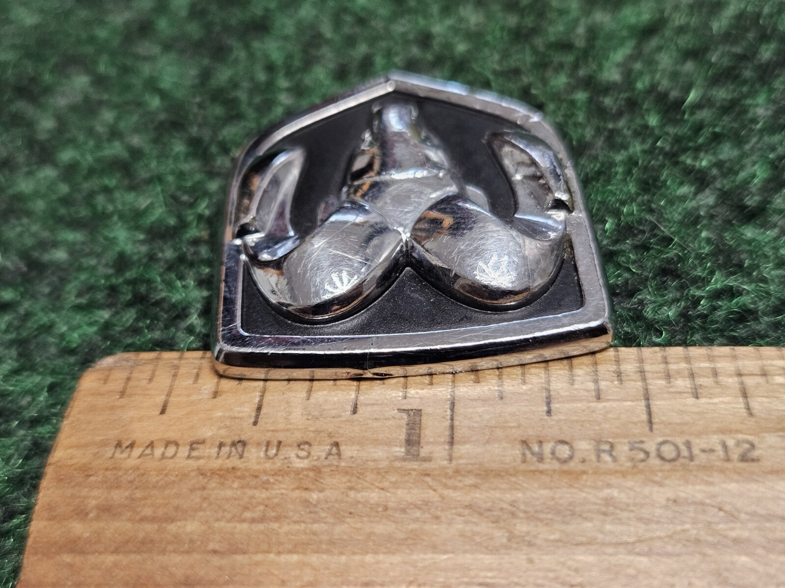 DODGE STEERING WHEEL EMBLEM RAM 1500 2500 CHARGER NITRO DURANGO CARAVAN 5M9