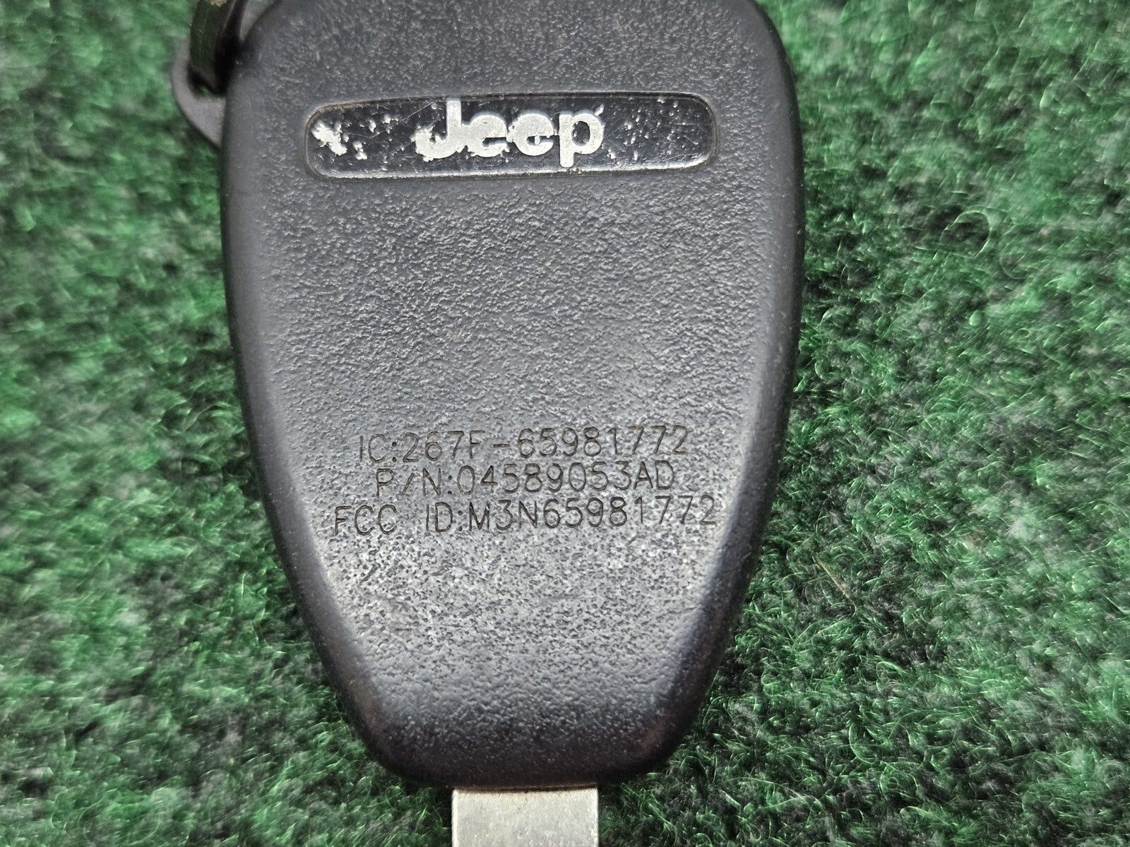 OEM CHRYSLER PACIFICA JEEP LIBERTY KEYLESS REMOTE KEY FOB KEY Used Cut Key GL3