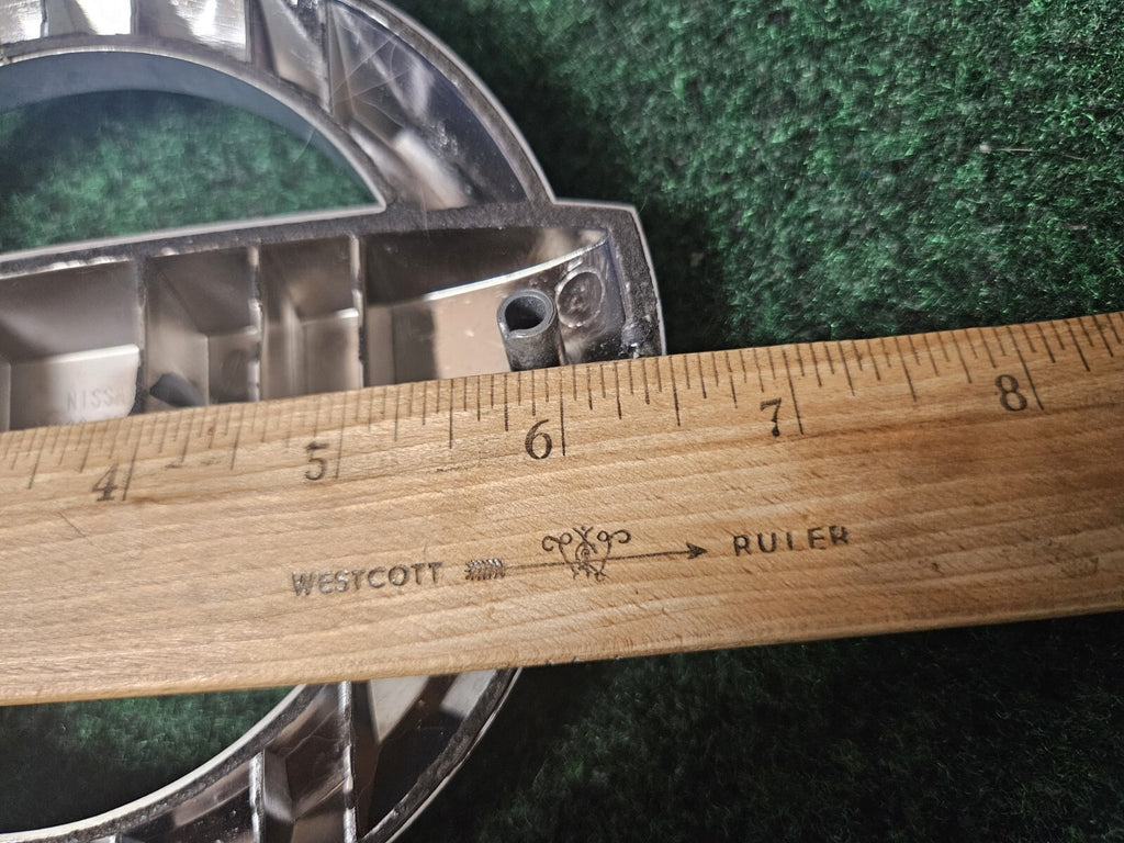 2004 2006 2008 2010 2012 2014 2015 Nissan Titan Armada Grille Emblem OEM 3M5