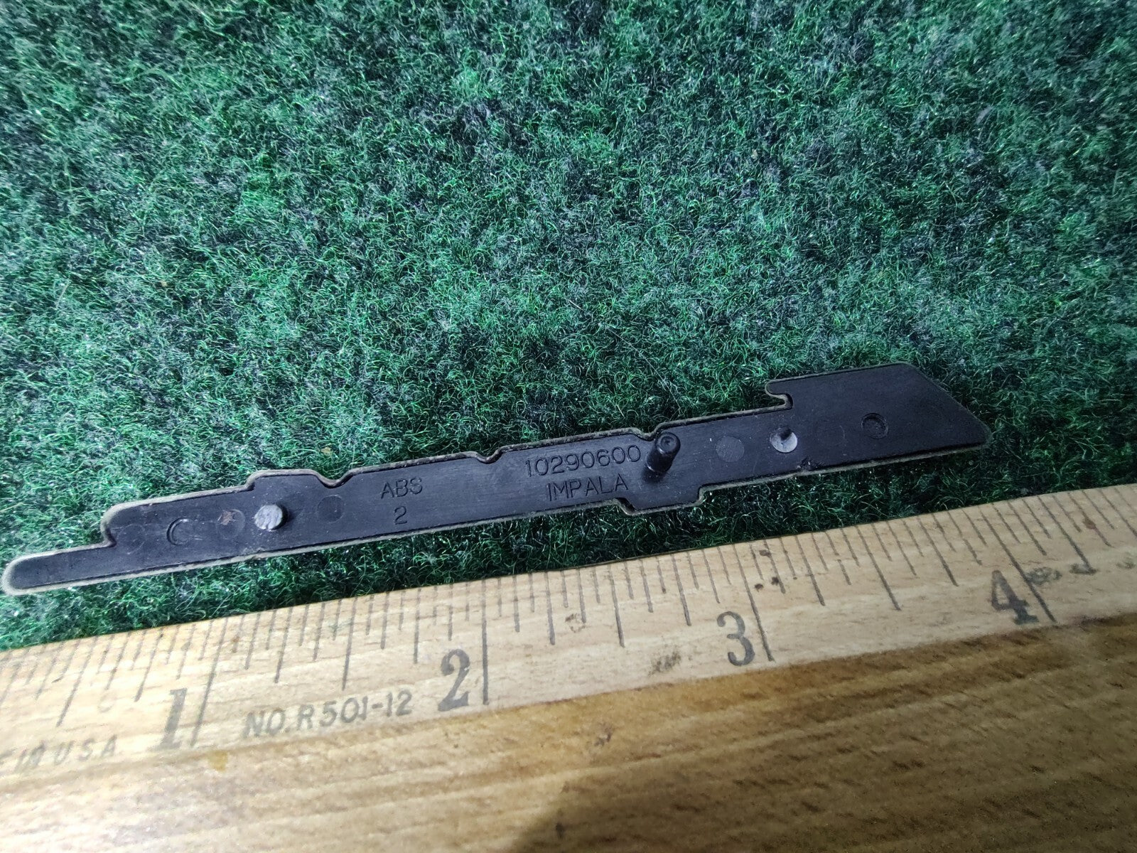 2000-2005 Chevrolet Impala Panel Emblem NAME PLATE BADGE 10290600 OEM 6S8