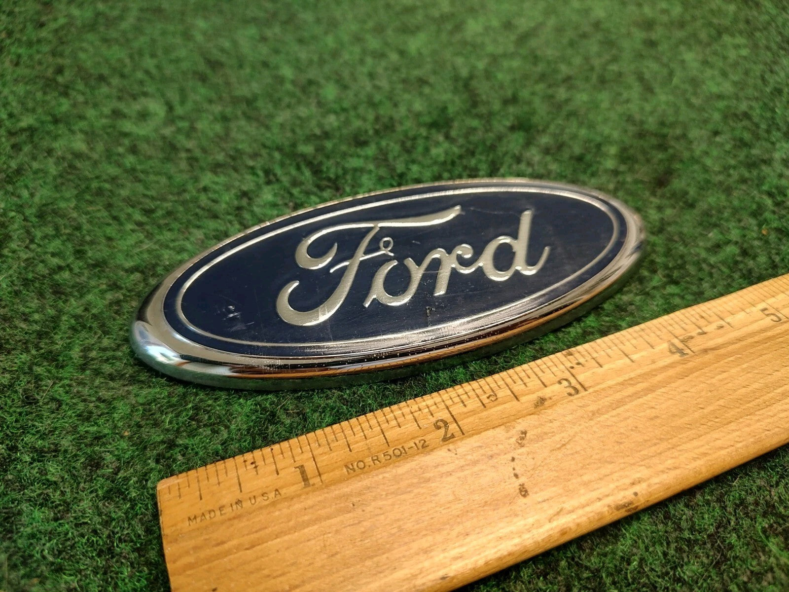 2001-2007 Ford Escape Tailgate Trunk Emblem BADGE YL84-7843500-AB 2S2