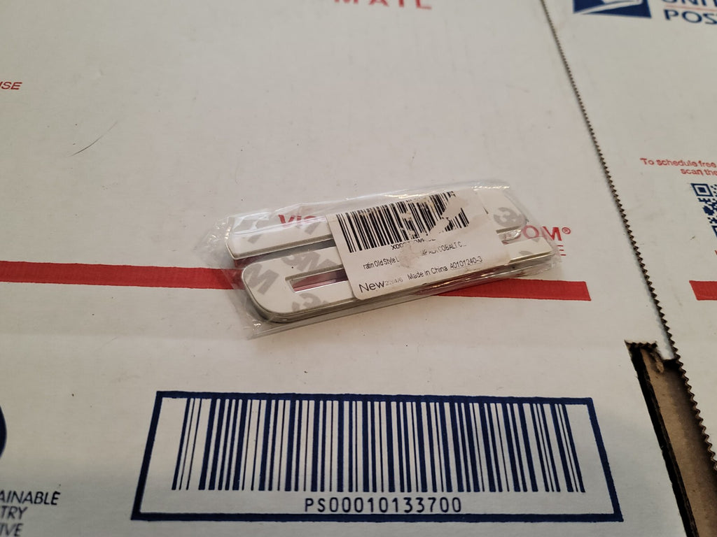 OEM NEW Trunk and Fender SS Emblem Badge Pearl White Fits 06-10 Chevrolet 7L9