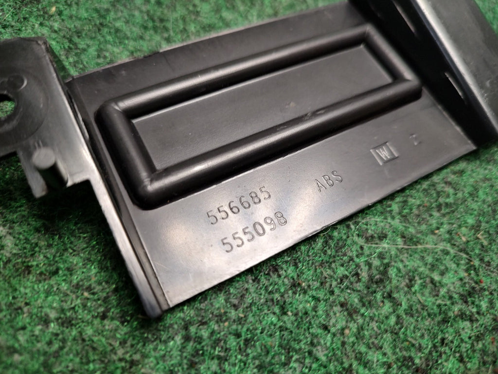 77 80 81 OLDSMOBILE DELTA 88 STEREO RADIO OR CB RADIO CLOCK HOLE COVER PLATE 1S2