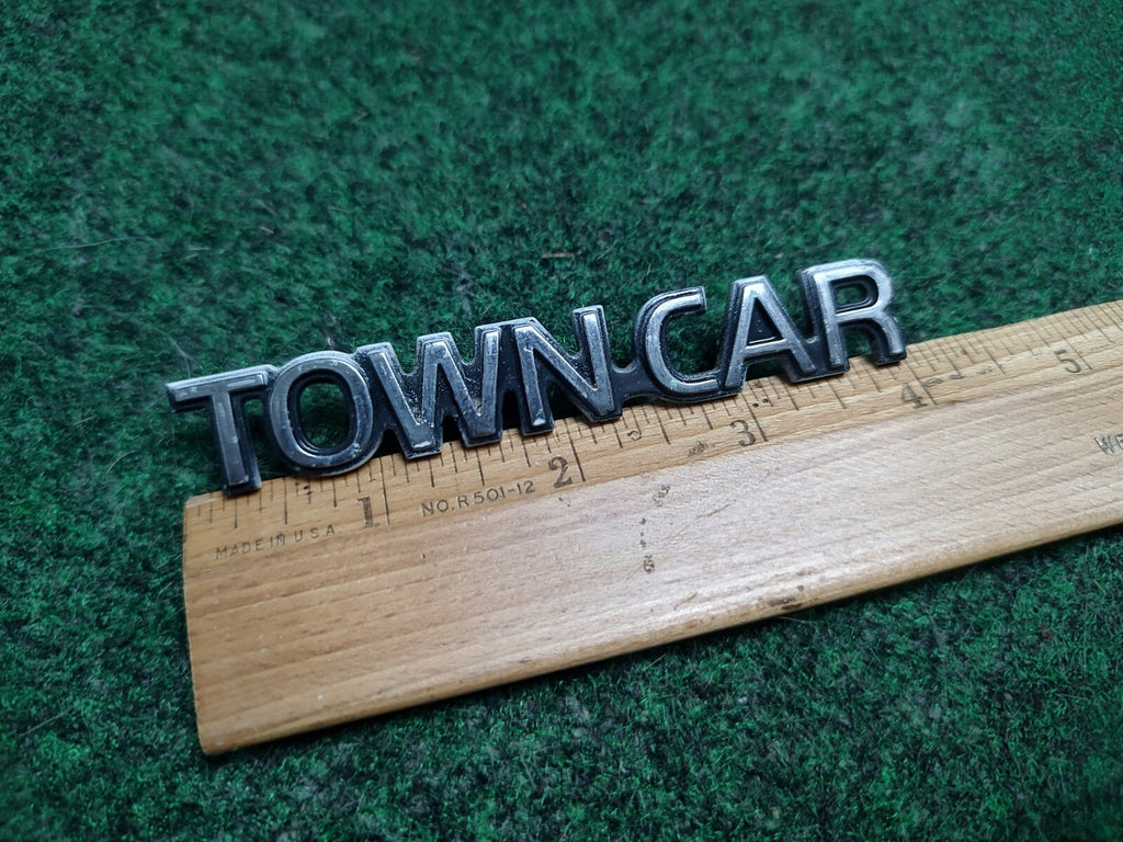 Lincoln OEM Town Car Chrome Plastic  Emblem Badge Logo Nameplate Name Plate 3S3