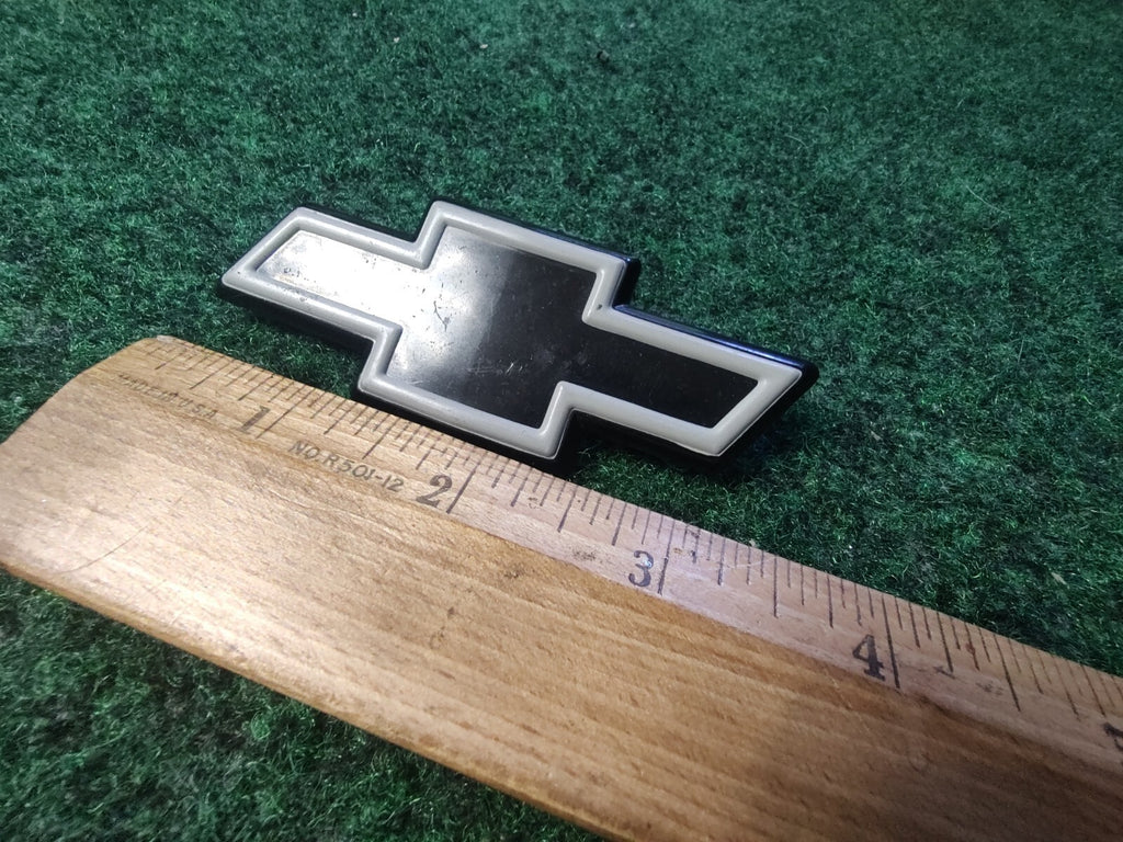 OEM GM CHEVROLET Black White Bow Tie Grille Grile Emblem Badge Name 3.5" 7S3