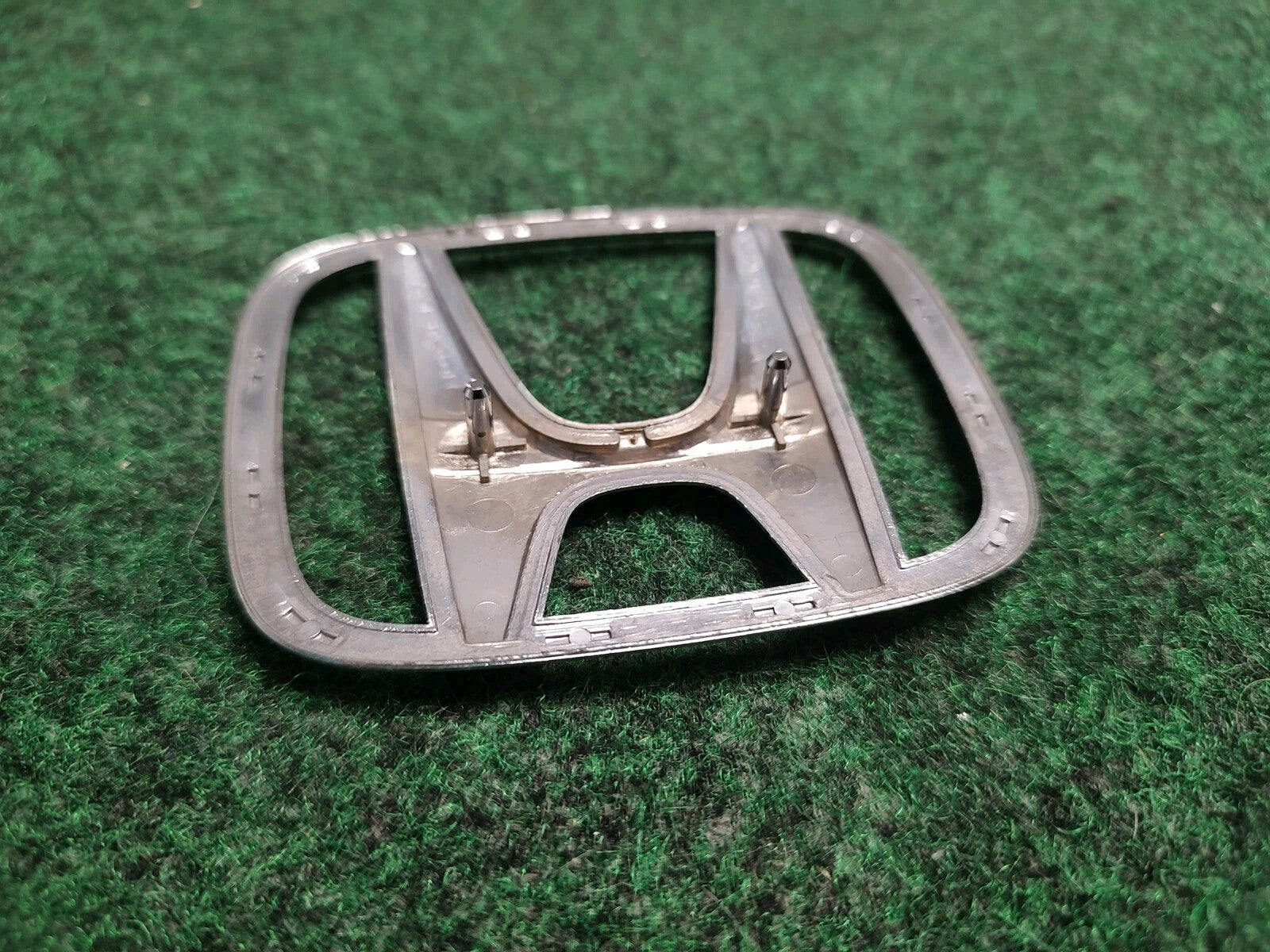 03-05 HONDA ACCORD SEDAN 75701-SDA-  REAR TRUNK LID BADGE LOGO CHROME EMBLEM 2S4