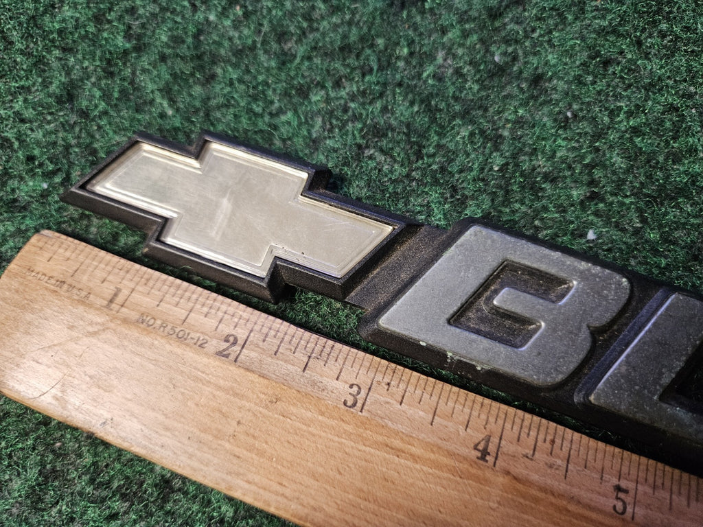 1995-2005 Chevy  Blazer Chrome 12" Tailgate Emblem Badge Logo Name 15672283 4M9