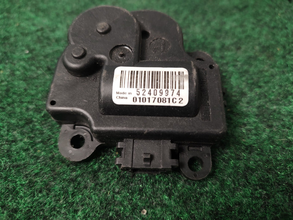 Cadillac Chevy Impala 2004-2012 2013 Heater Blend Door Actuator 52409974 OEM 1M4