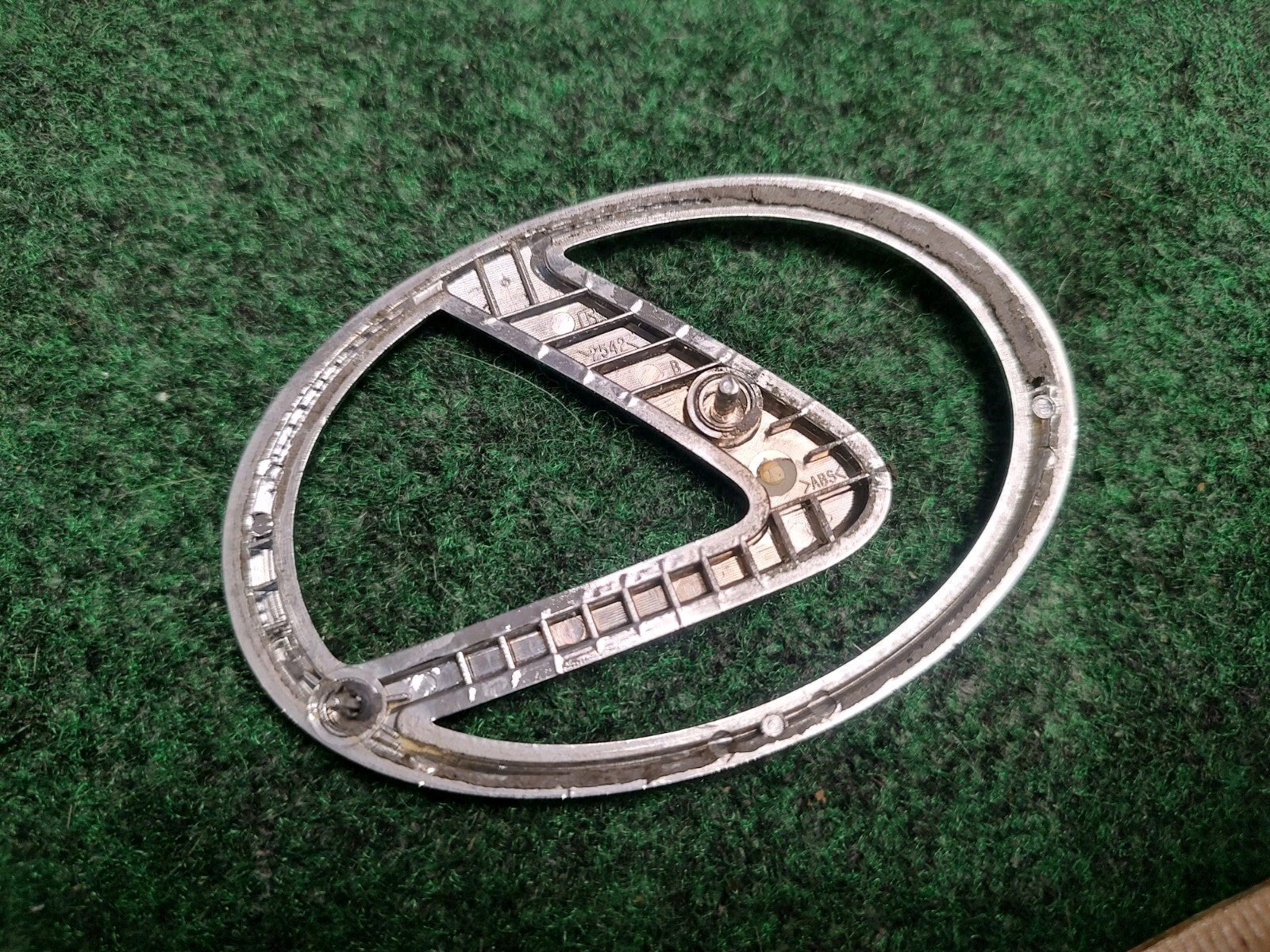 2001-2005 Lexus ES 300 Emblem Logo Badge Symbol Rear Tailgate Trunk Chrome 2S4