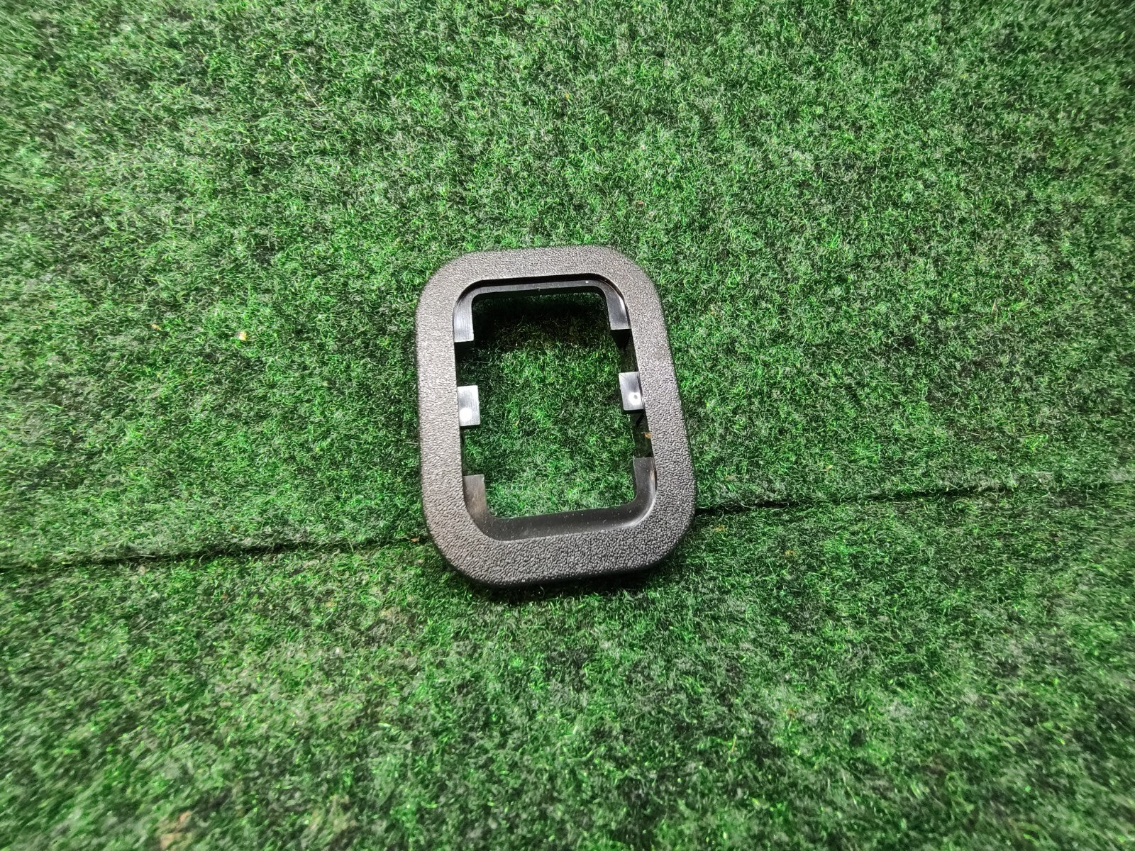 2018-2023 FORD F-150 TAILGATE RELEASE CONTROL SWITCH BUTTON Cover Surround 5S9