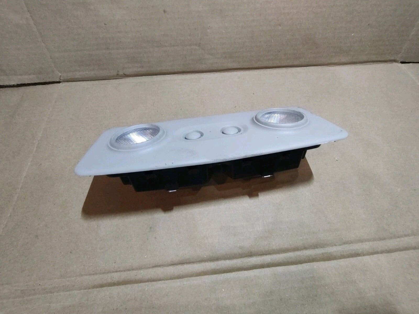 2007-2012 GMC ACADIA INTERIOR OVERHEAD DOME LIGHT LAMP 1210281-31 OEM EL2