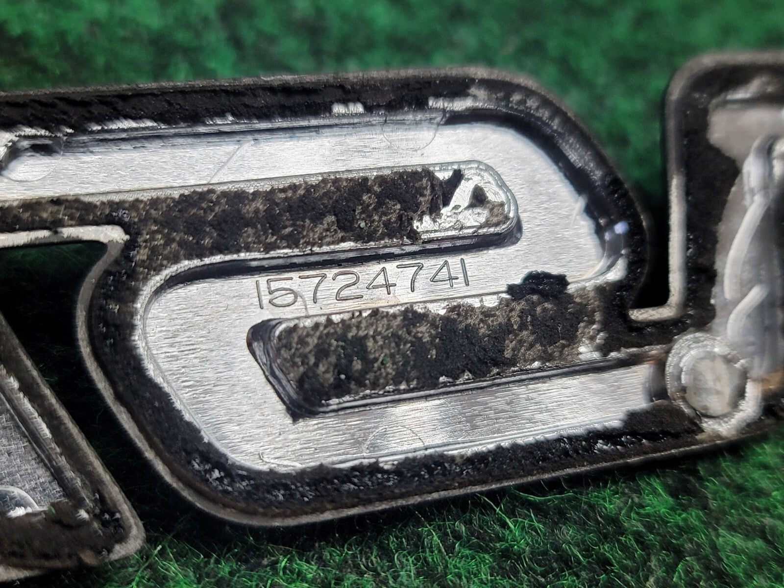 1996-2005 CHEVROLET Astro Van Rear Emblem Badge Logo Nameplate 15724741 OEM 1M1
