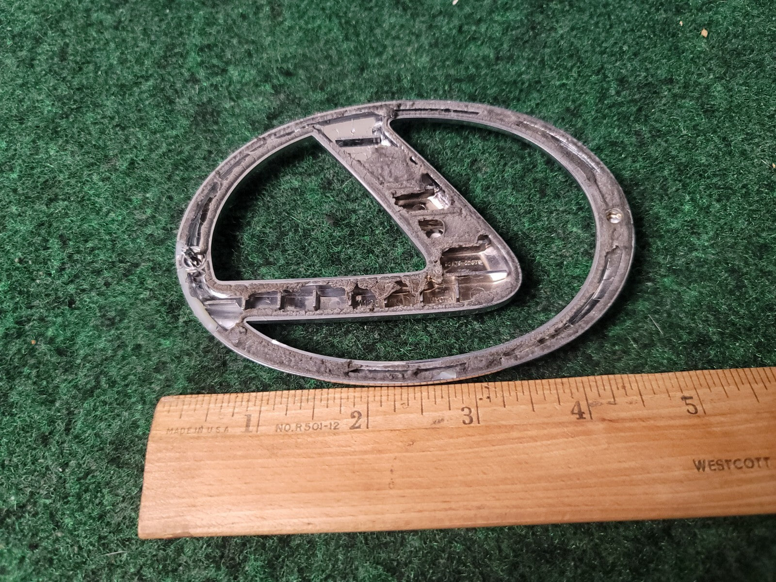 06-11 LEXUS IS250 IS350 GS350  11-15 RX350 REAR TRUNK LID EMBLEM 90975-02079 5S5
