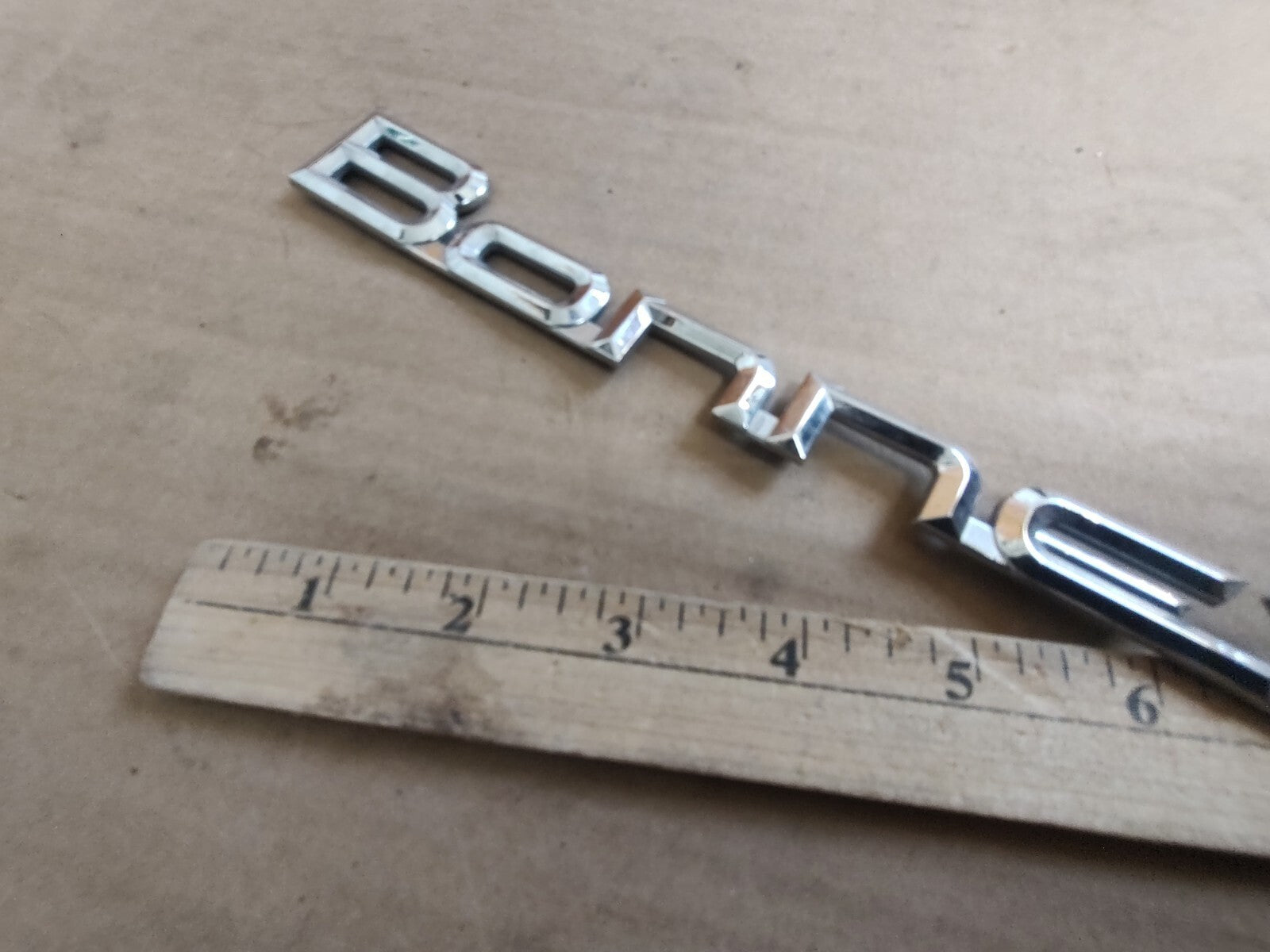 00 01 02 03 04 PONTIAC BONNEVILLE REAR LID EMBLEM LOGO BADGE SYMBOL OEM DL1