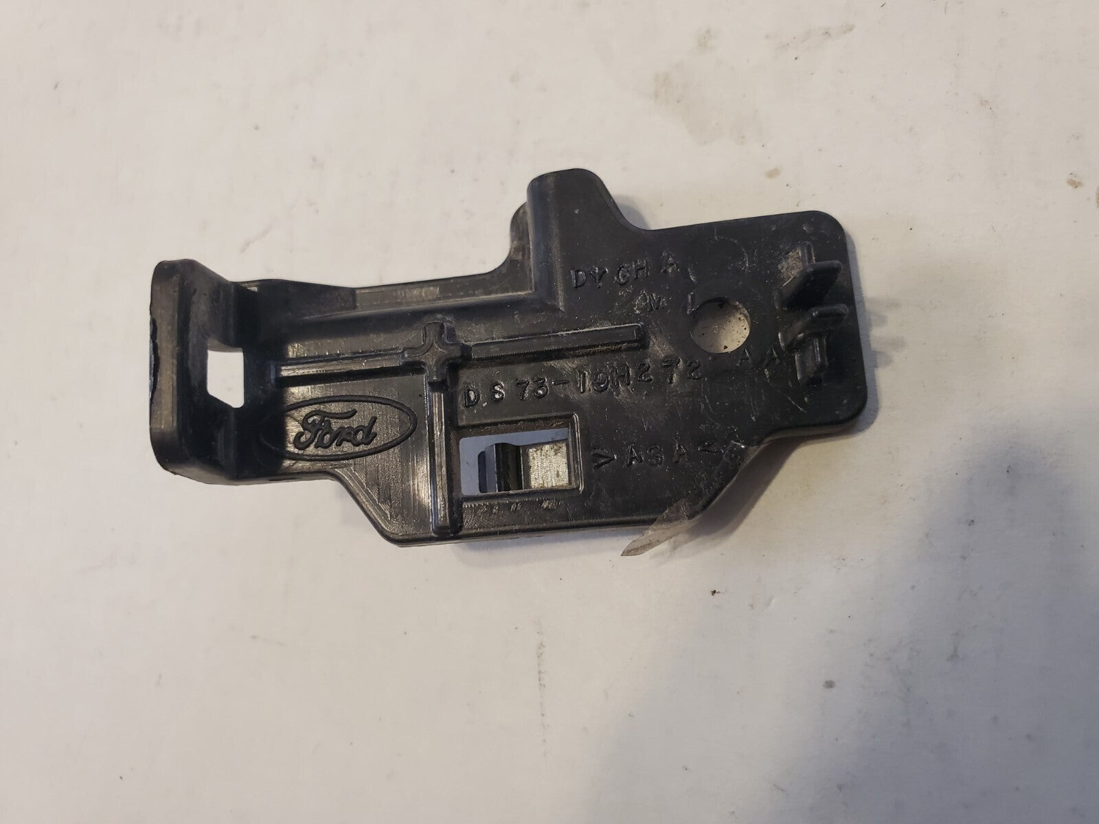 13-20 Ford Fusion Back up Camera Rear Bracket Support 3L9 Holds Camera In Place