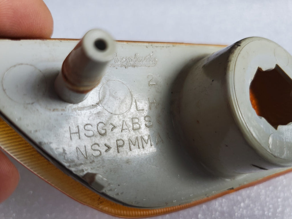 05-07 FORD FOCUS LEFT SIDE PARKING LIGHT CONER MARKER 2S4X-15A457-A  OEM  1L2