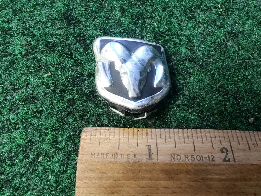 DODGE STEERING WHEEL EMBLEM RAM 1500 2500 CHARGER NITRO DURANGO CARAVAN 4S3