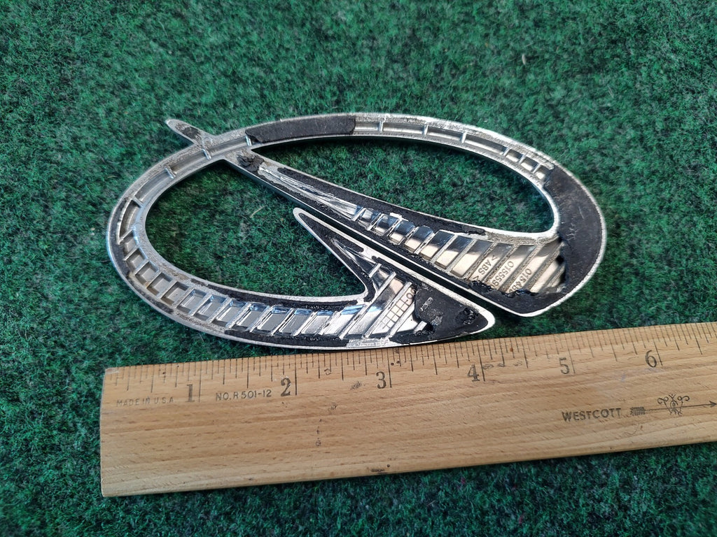 1999 2001 2002 2003 2004 Oldsmobile Aero Front Grille Badge Emblem 0154890 3S7