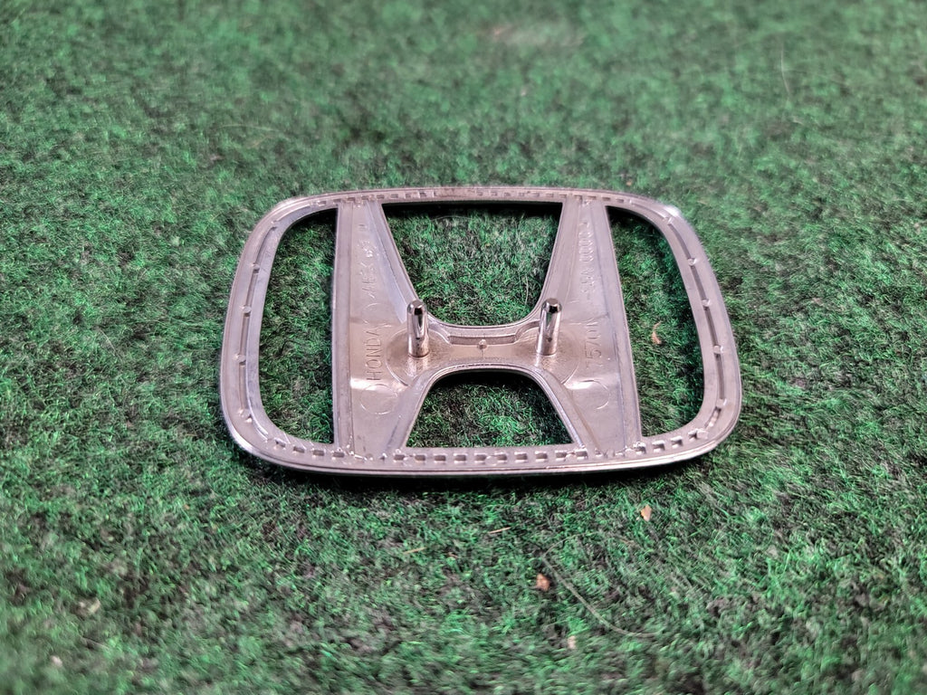 2001-2005 HONDA CIVIC COUPE SEDAN  REAR EMBLEM LOGO 75700-S5A-000 1M8