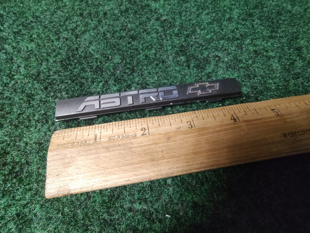 CHEVROLET CHRVY ASTRO DASH EMBLEM LOGO BADGE SIGN SYMBOL USED 9L3