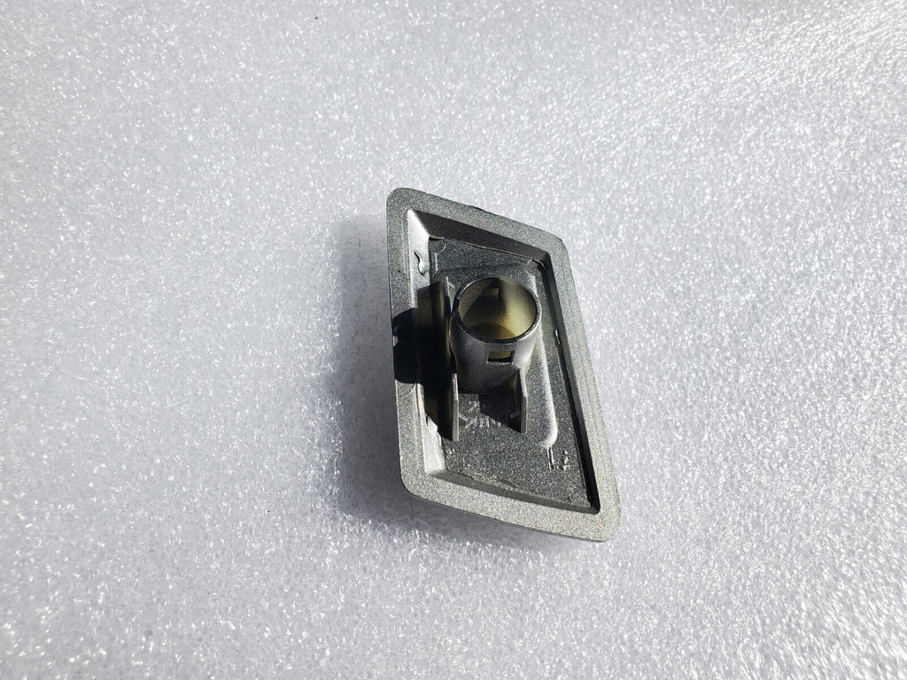 04-09 Cadillac SRX Bumper Headlight Washer Plug Cap Cover LH Driver SILVER 1L8