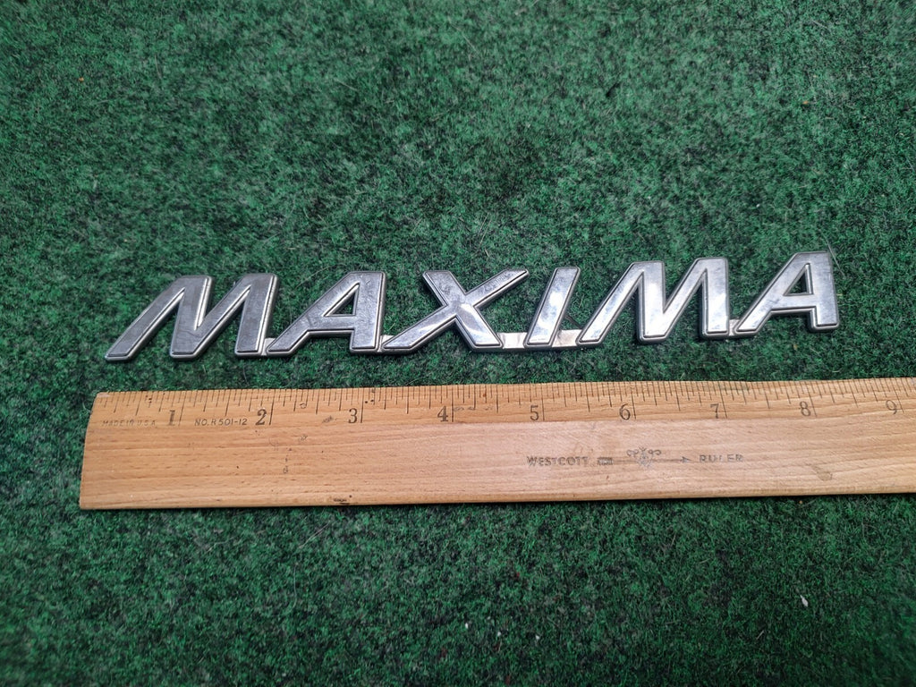 2000 2001 Nissan Maxima Rear Trunk Nameplate Badge Emblem 84894-2Y901 OEM 3S5