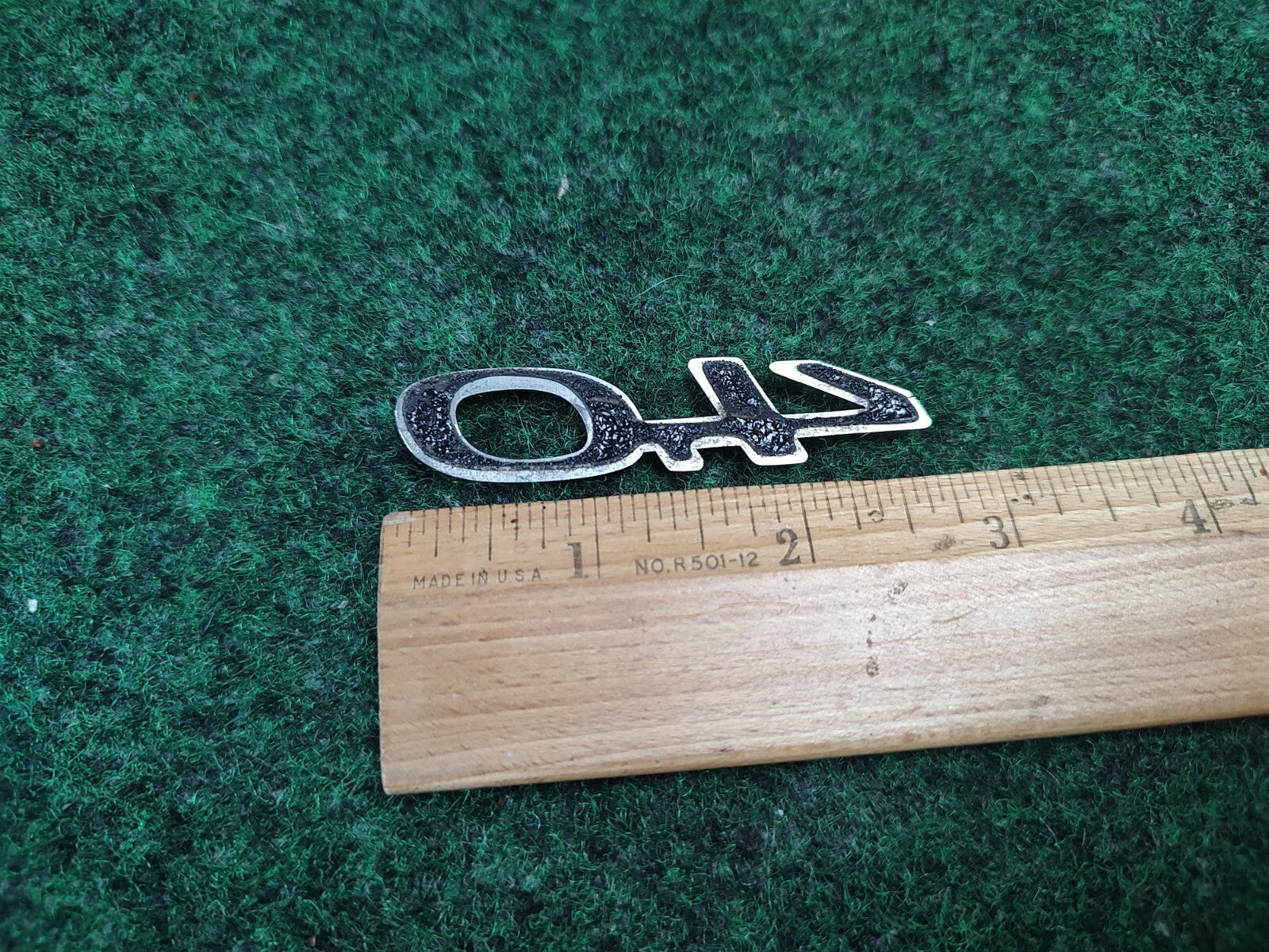 2001 - 2002 Oldsmobile Aurora "4.0" Trunk Nameplate Emblem BADGE LOGO OEM 8L2