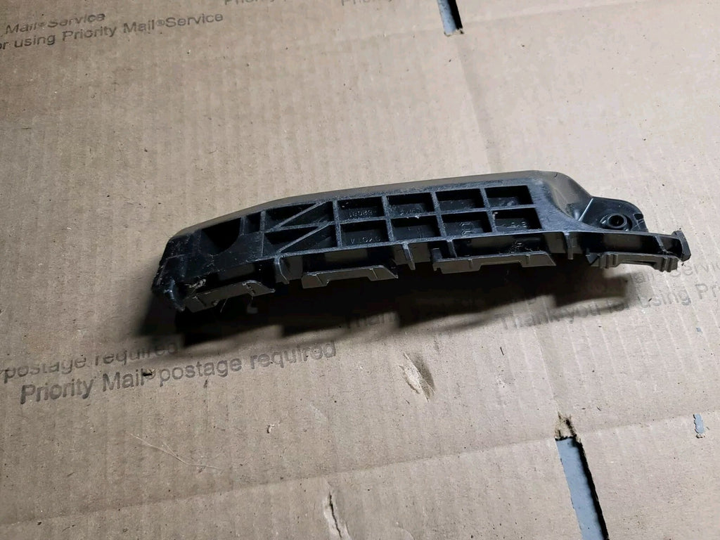 2012-2014 Toyota Yaris  Front Driver Side Bumper Retainer Left LH HL3