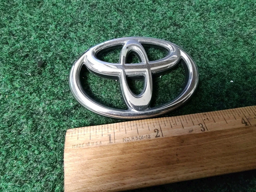 Toyota Emblem Logo Symbol Name Plate 75471 20070 3S1