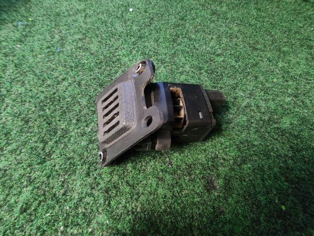 2013-2016 FORD FUSION LINCOLN MKZ AC DEFROST SENSOR RELAY SWITCH DG9H-19T562 4L8