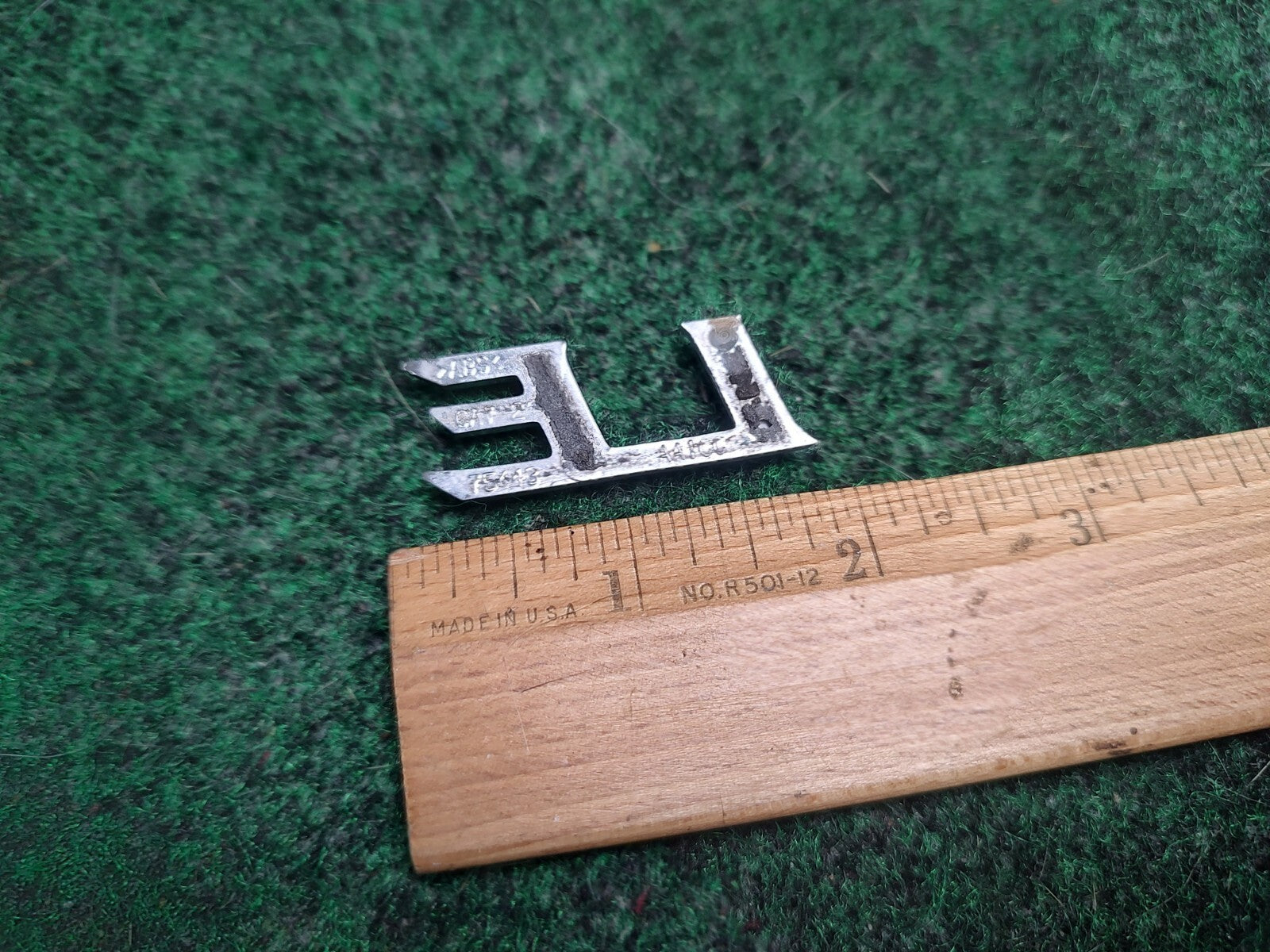 Genuine Toyota Camry "LE" Emblem USED 2002-2006  Rear 75443-AA100 3S5