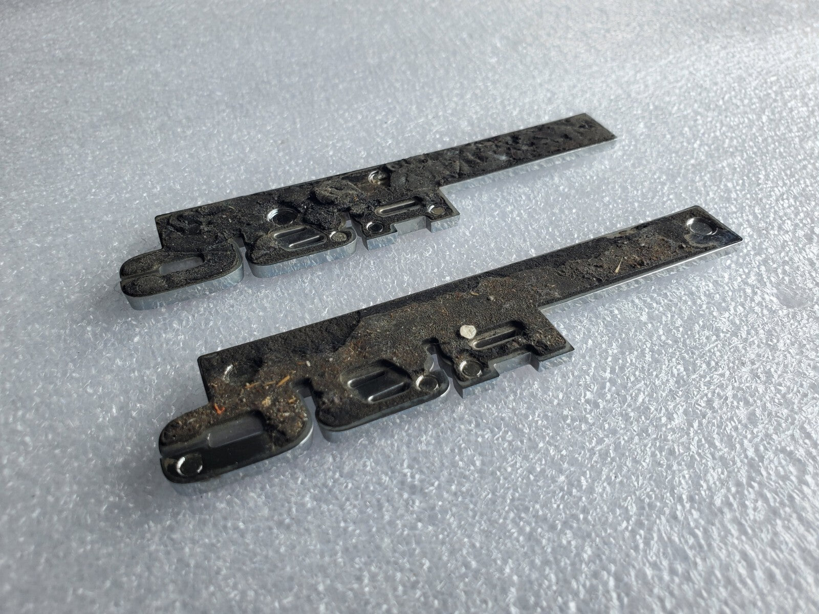 (2) Ford Expedtion Explorer Rear Chrome ADVANCE TRAC RSC NAMEPLATE Emblem 2L1