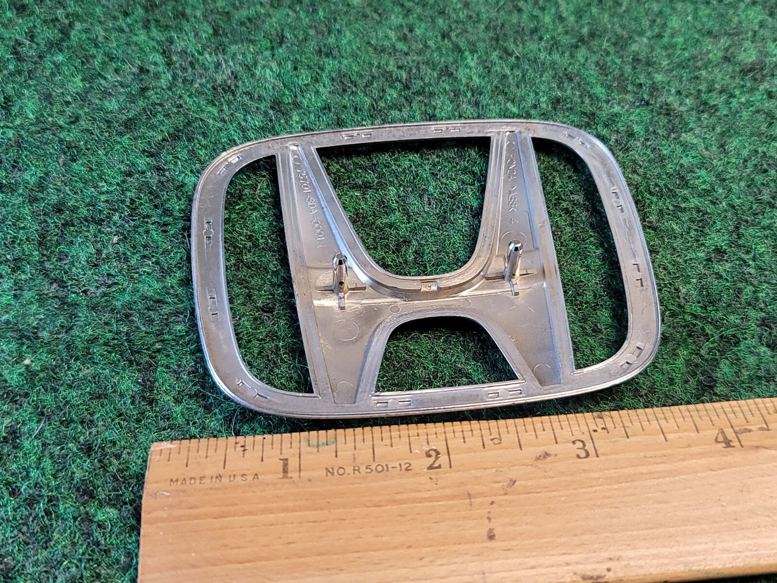 2003-2005 HONDA ACCORD SEDAN REAR TRUNK CENTER EMBLEM BADGE LOGO SYMBOL 1M6