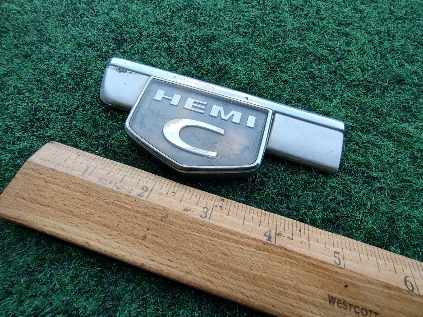 2006 2007 Chrysler 300 HEMI C LEFT DRIVER Side Emblem Trim Logo OEM White 2L3