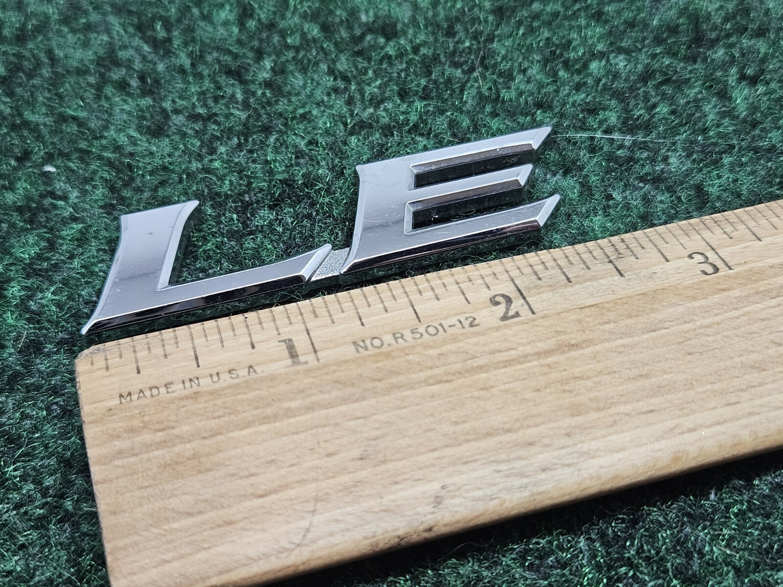 Genuine Toyota Camry  "LE" rear emblem Camry USED 75443-06180 fits 2007-2011 7S7