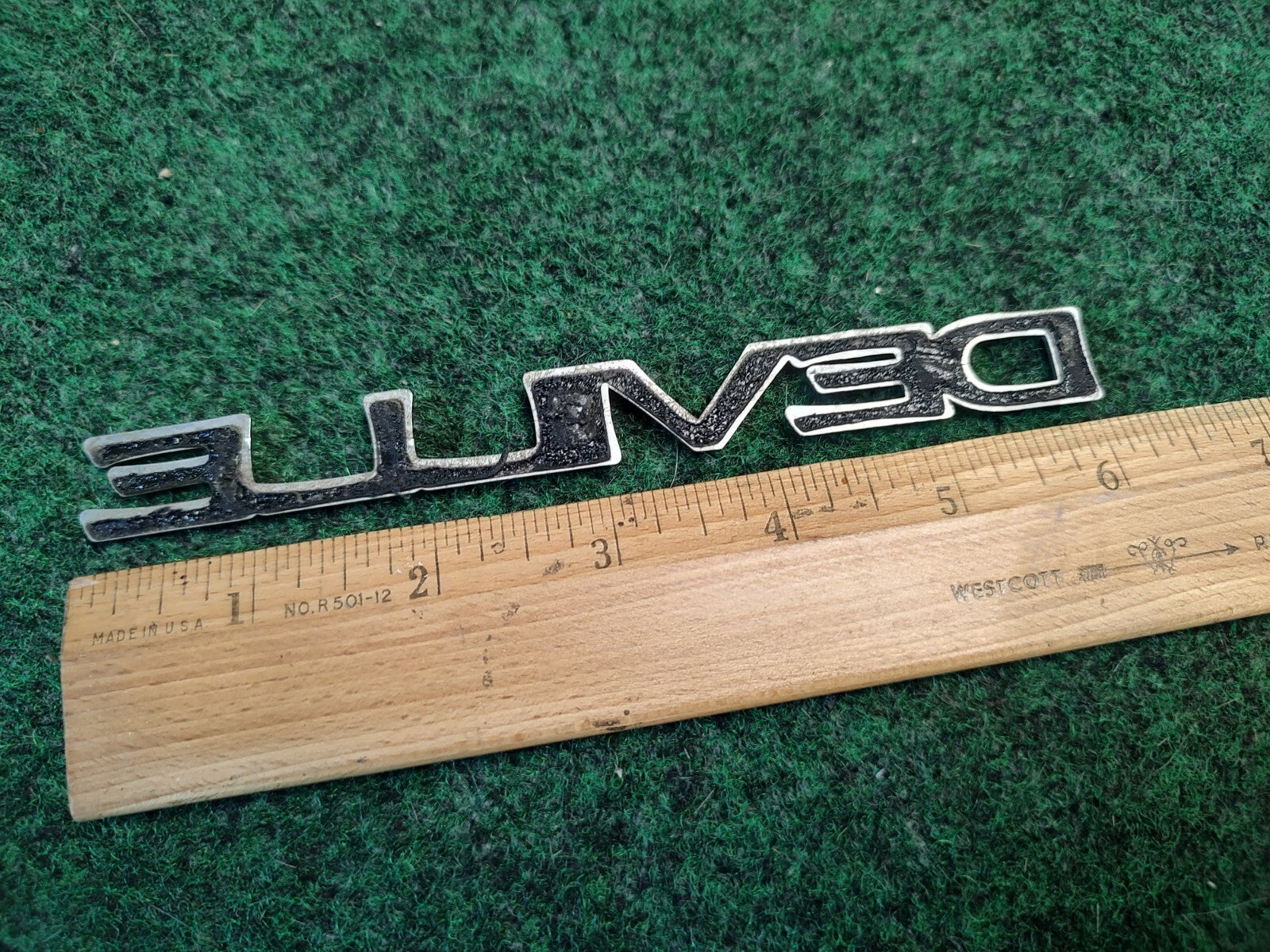 1994-1999 CADILLAC DEVILLE SIDE EMBLEM LOGO BADGE SYMBOL SIGN Name Plate 2S8