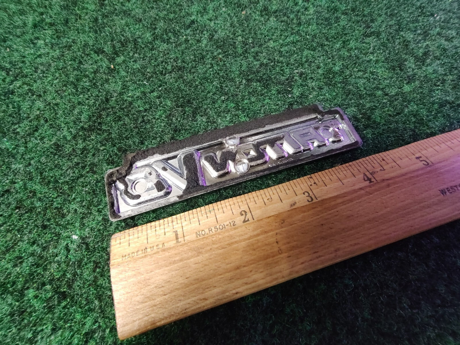 97 98 99 00 01 02 03 04 FORD F-150 TRITON V8 SIDE EMBLEM BADGE LOGO USED OEM 6S4