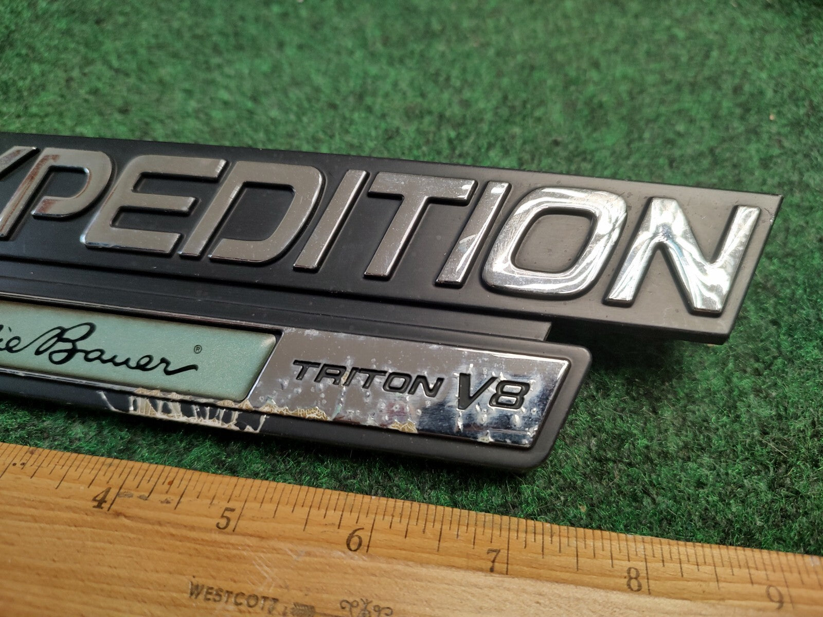 1997-2002 FORD EXPEDITION EDDIE BAUER TRITON V8 EMBLEM BADGE SYMBOL OEM 2S3