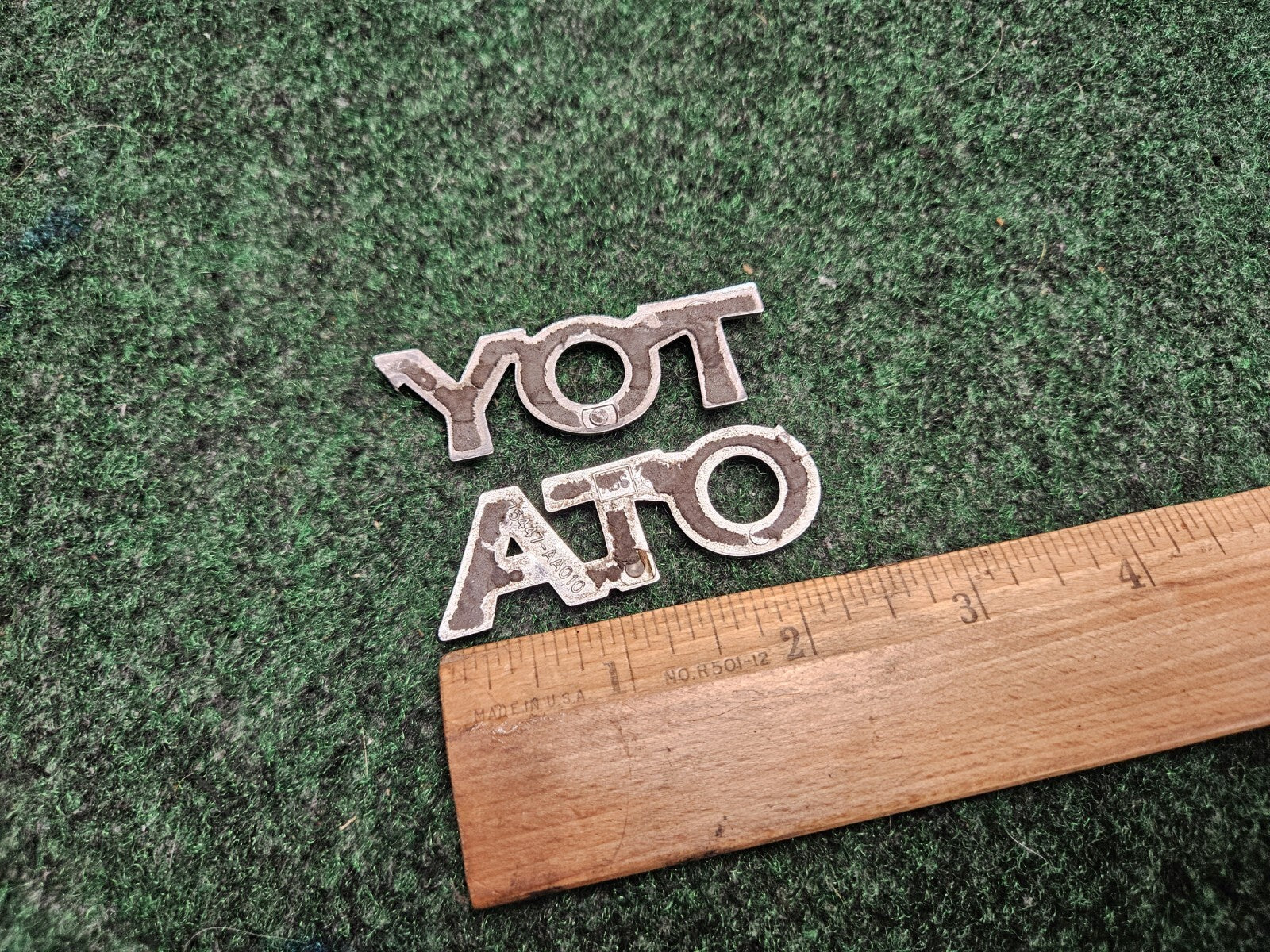 Toyota Chrome Plastic 4.5" Emblem Badge Logo Nameplate Name Plate CRACKED CL4