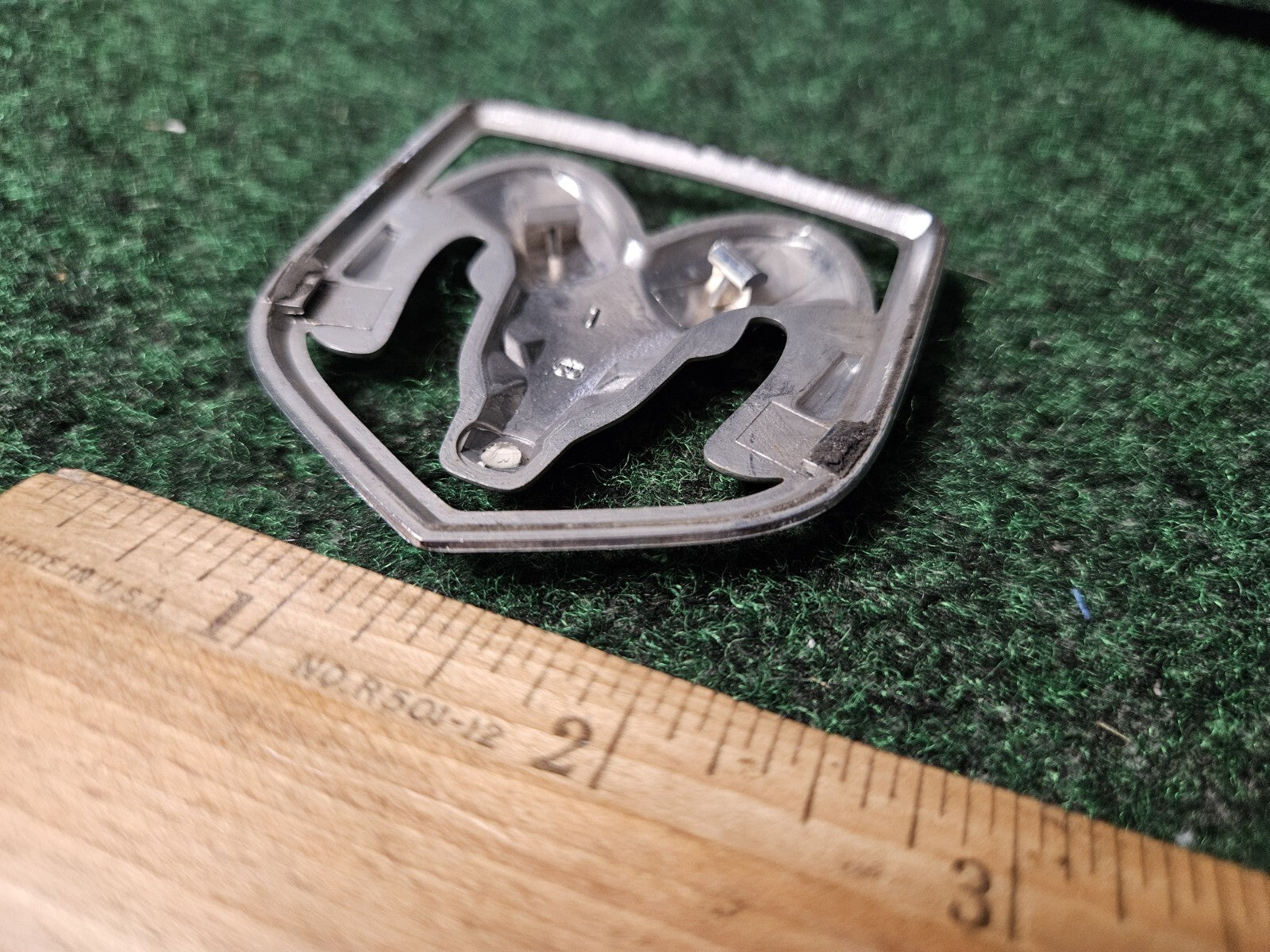 2004-2006 Dodge Durango 2005-2006 Dakota Front Emblem OEM 55077717AA 3M4