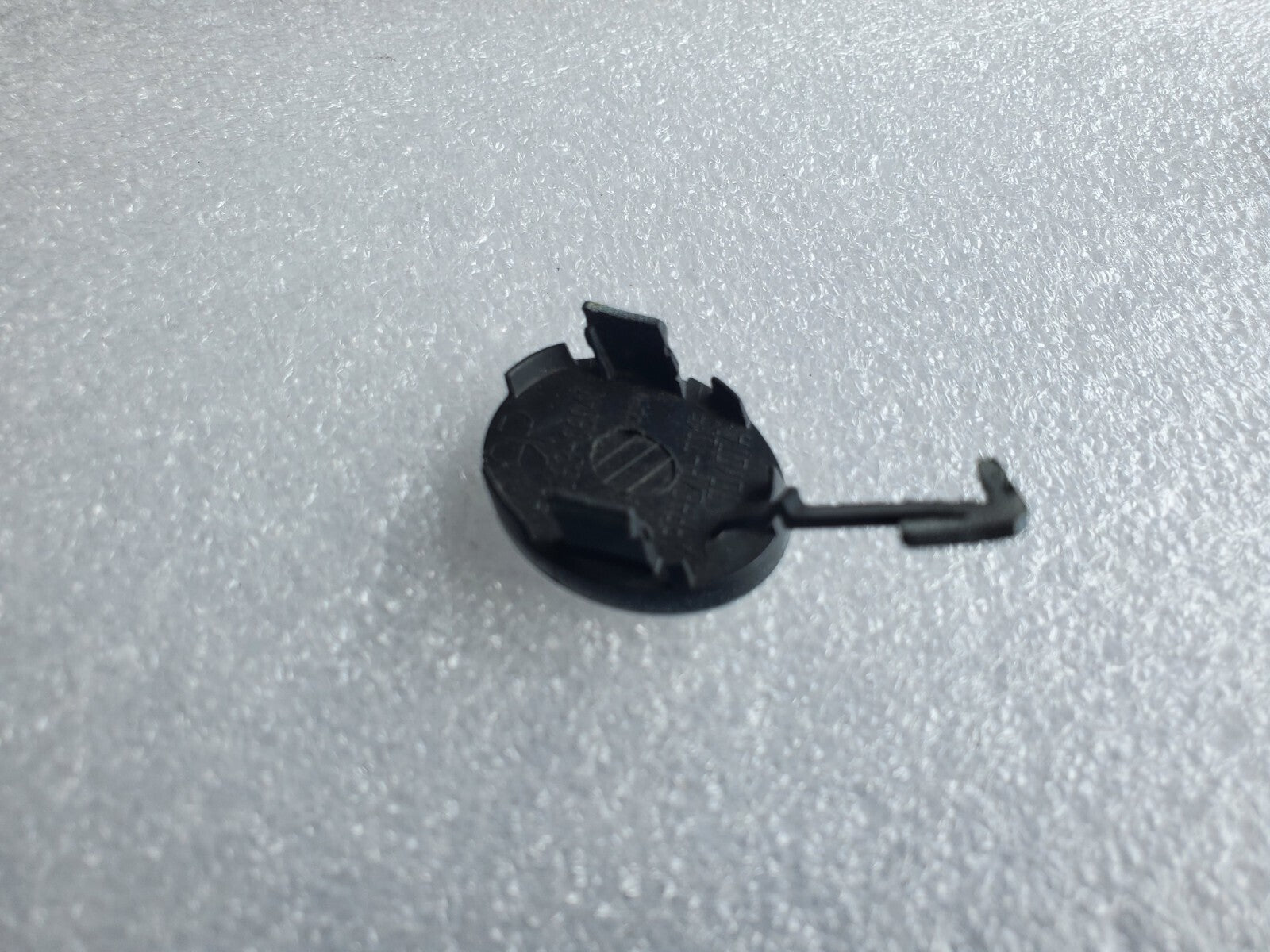 2012 2013 2014 TOYOTA CAMRY TOW HOOK CAP COVER RIGHT OEM 52163-06040 White 1L7